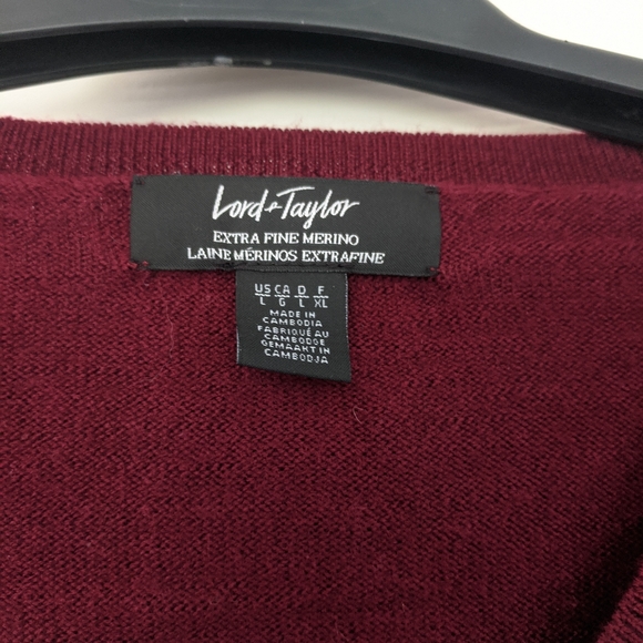 Lord and Taylor women sweater extra fine Merino - Picture 2 of 4